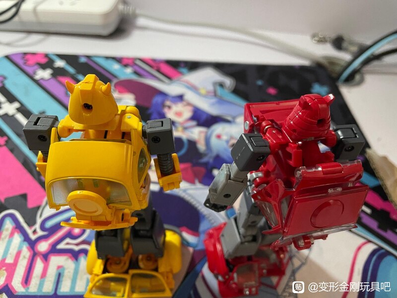 Transformers Masterpiece MP Cliffjumper In Hand Image Compared  (4 of 12)